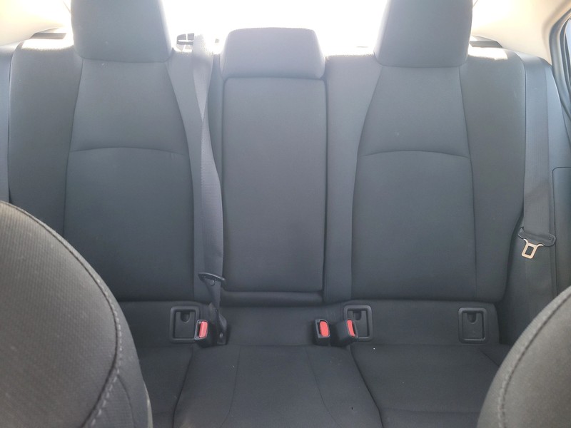 Toyota Corolla Vehicle Full-screen Gallery Image 11