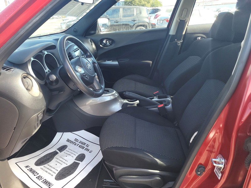 Nissan JUKE Vehicle Full-screen Gallery Image 09