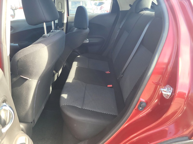 Nissan JUKE Vehicle Full-screen Gallery Image 10