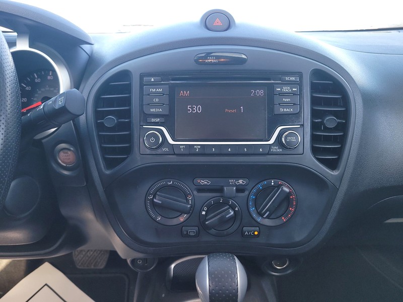 Nissan JUKE Vehicle Full-screen Gallery Image 12