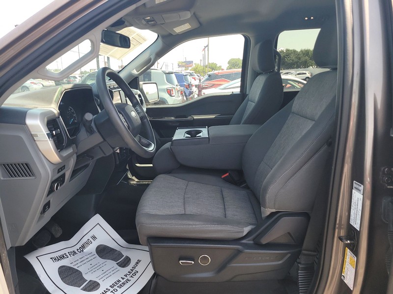 Ford F-150 Vehicle Full-screen Gallery Image 9