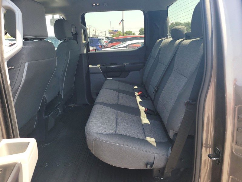 Ford F-150 Vehicle Full-screen Gallery Image 10