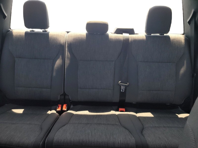 Ford F-150 Vehicle Full-screen Gallery Image 12