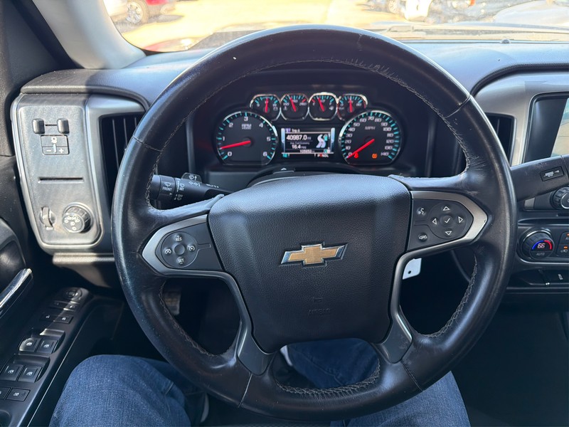 Chevrolet Silverado 1500 Vehicle Full-screen Gallery Image 14