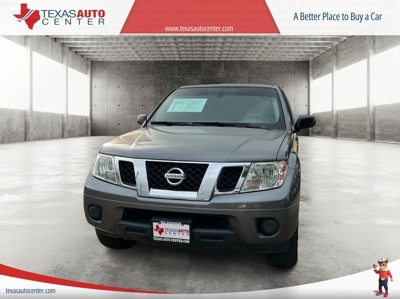 Nissan Frontier Vehicle Full-screen Gallery Image 3