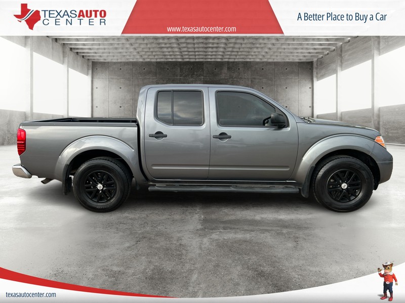 Nissan Frontier Vehicle Full-screen Gallery Image 4