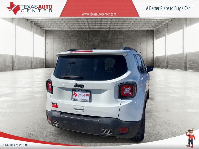 Jeep Renegade Vehicle Full-screen Gallery Image 2