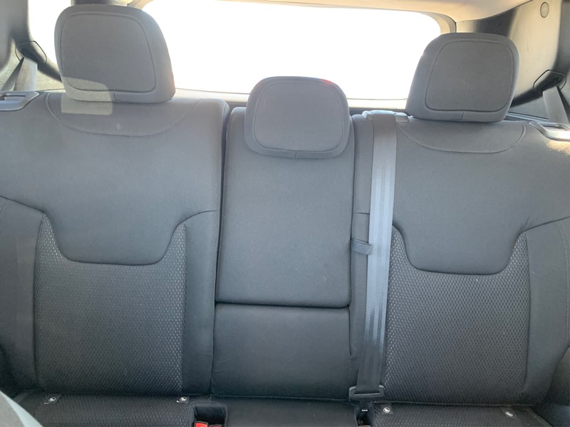 Jeep Renegade Vehicle Full-screen Gallery Image 7