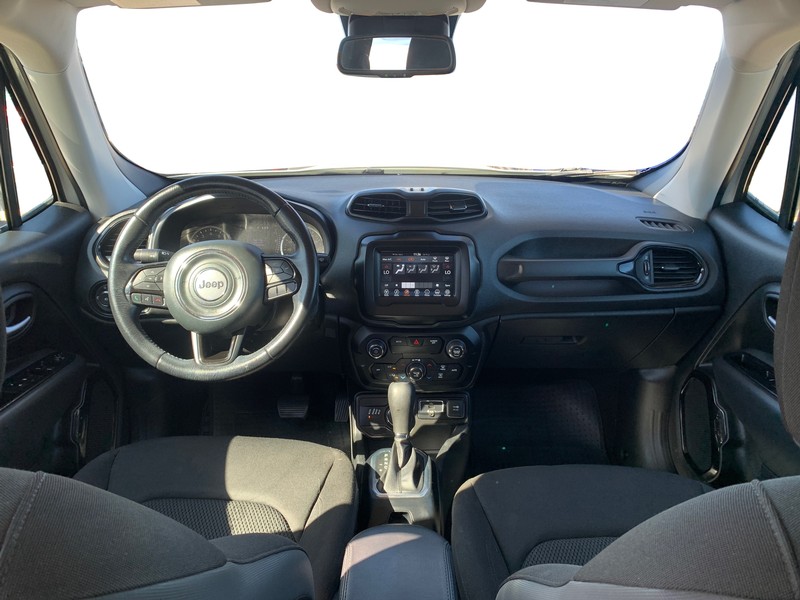 Jeep Renegade Vehicle Full-screen Gallery Image 9