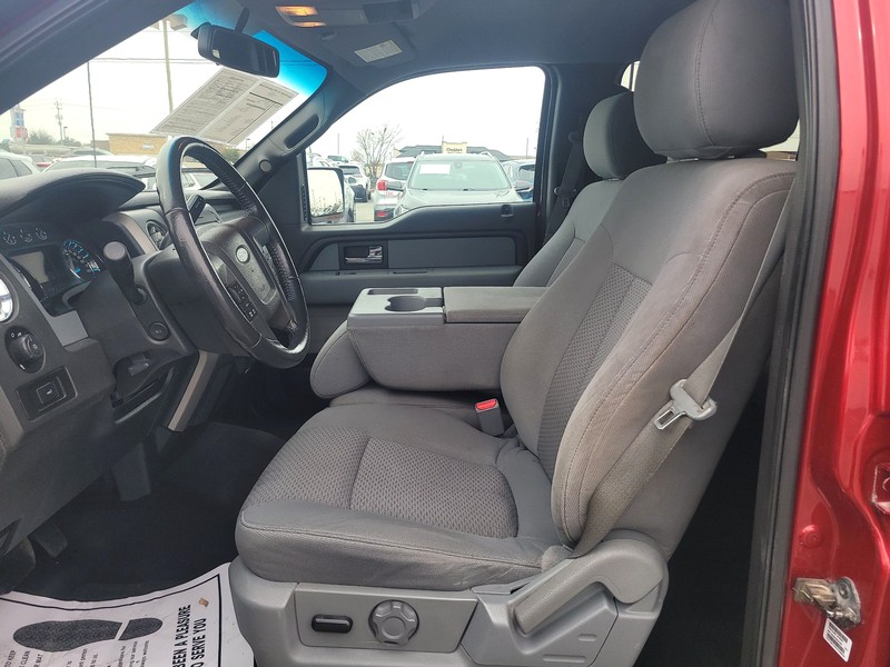 Ford F-150 Vehicle Full-screen Gallery Image 09