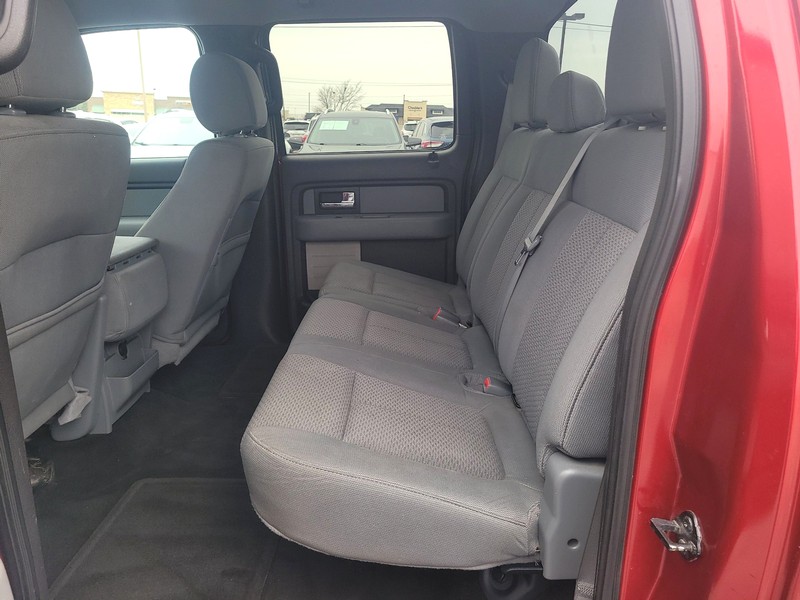 Ford F-150 Vehicle Full-screen Gallery Image 10