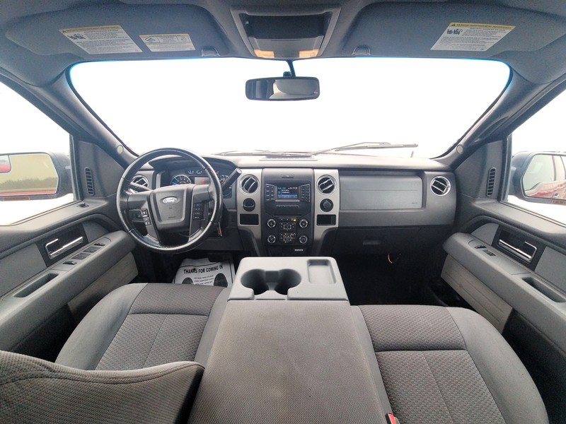 Ford F-150 Vehicle Full-screen Gallery Image 14