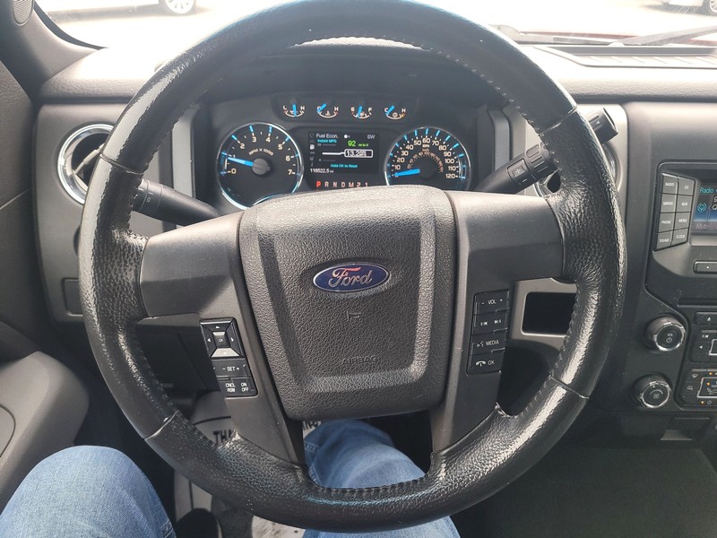 Ford F-150 Vehicle Full-screen Gallery Image 16