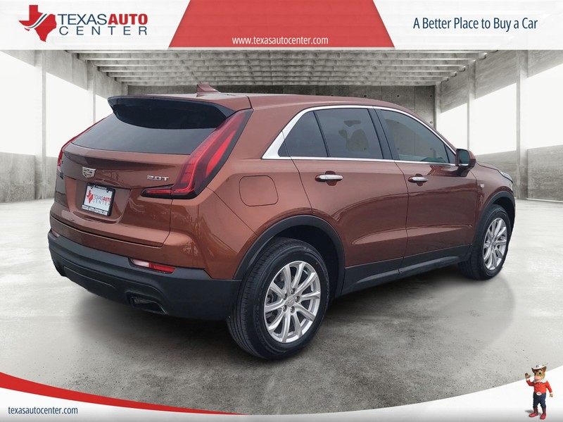 Cadillac XT4 Vehicle Full-screen Gallery Image 7