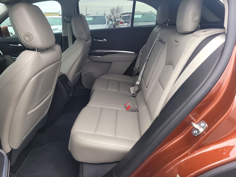 Cadillac XT4 Vehicle Full-screen Gallery Image 10
