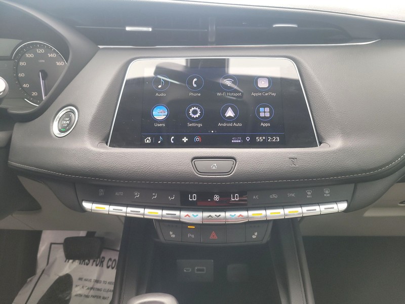 Cadillac XT4 Vehicle Full-screen Gallery Image 12