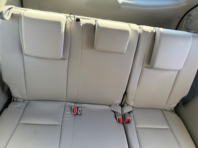 Toyota Highlander Vehicle Full-screen Gallery Image 18