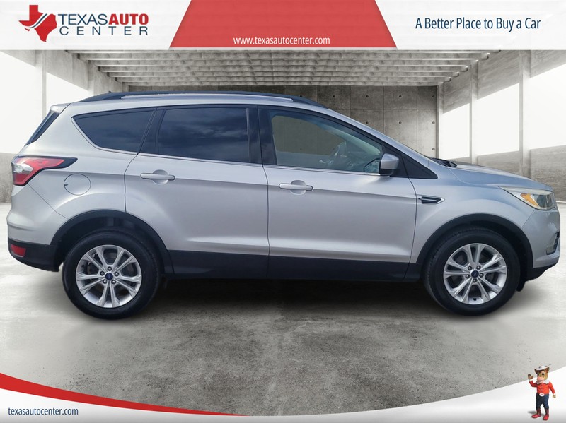 Ford Escape Vehicle Full-screen Gallery Image 04