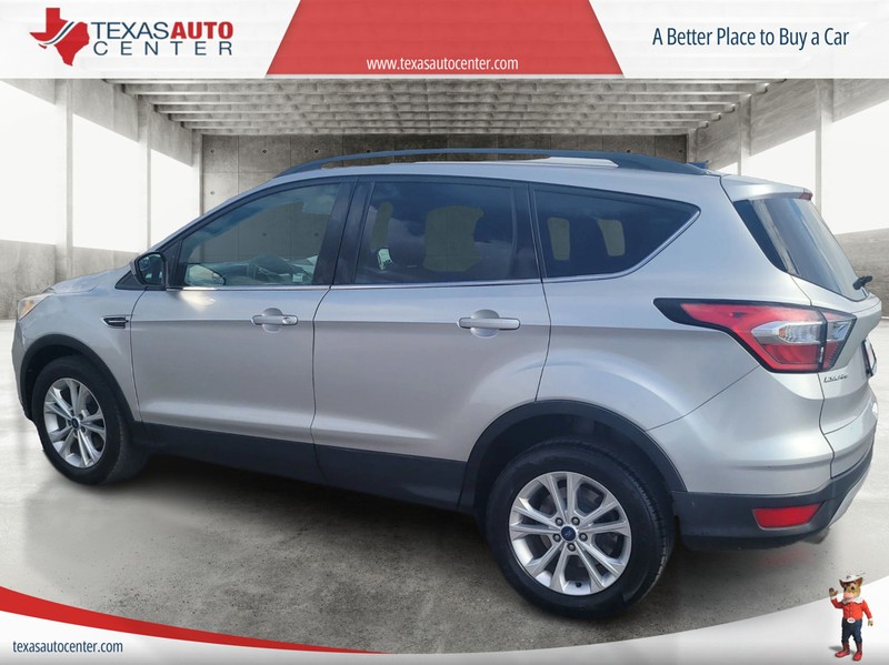 Ford Escape Vehicle Full-screen Gallery Image 08