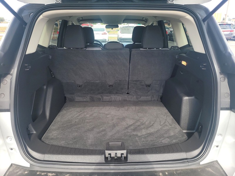 Ford Escape Vehicle Full-screen Gallery Image 11