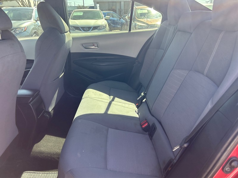 Toyota Corolla Vehicle Full-screen Gallery Image 9