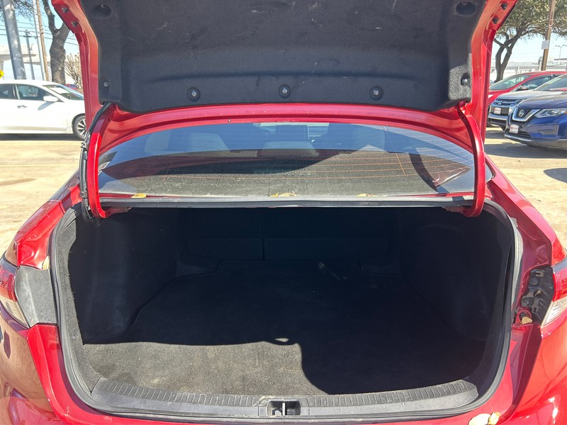 Toyota Corolla Vehicle Full-screen Gallery Image 10