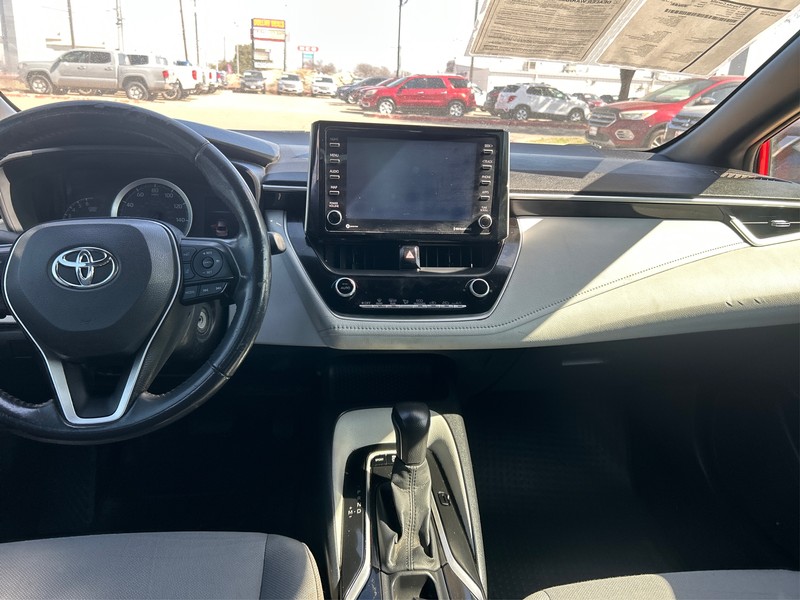 Toyota Corolla Vehicle Full-screen Gallery Image 11