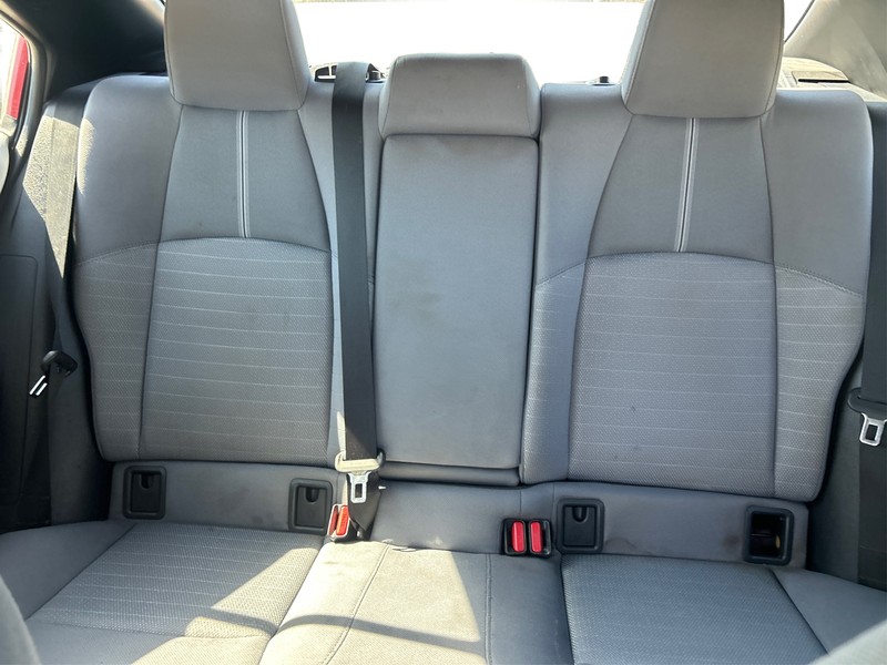 Toyota Corolla Vehicle Full-screen Gallery Image 12