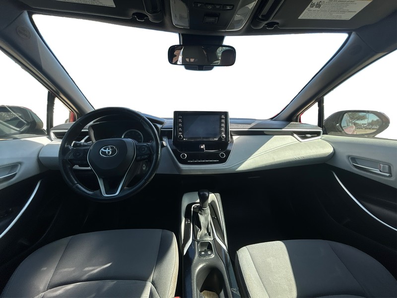 Toyota Corolla Vehicle Full-screen Gallery Image 15