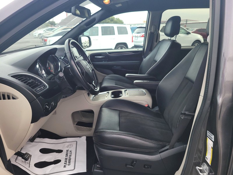 Dodge Grand Caravan Vehicle Full-screen Gallery Image 08