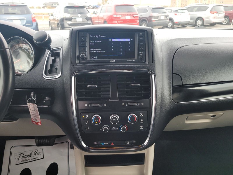 Dodge Grand Caravan Vehicle Full-screen Gallery Image 11