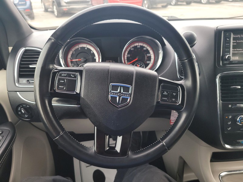 Dodge Grand Caravan Vehicle Full-screen Gallery Image 13