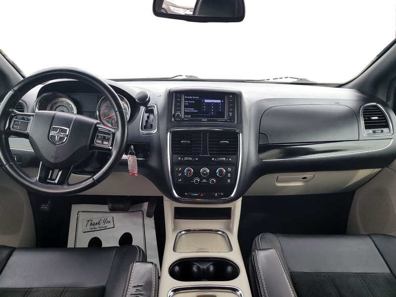 Dodge Grand Caravan Vehicle Full-screen Gallery Image 15