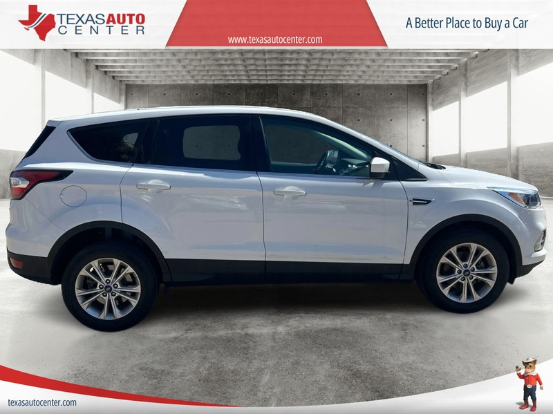 Ford Escape Vehicle Full-screen Gallery Image 4