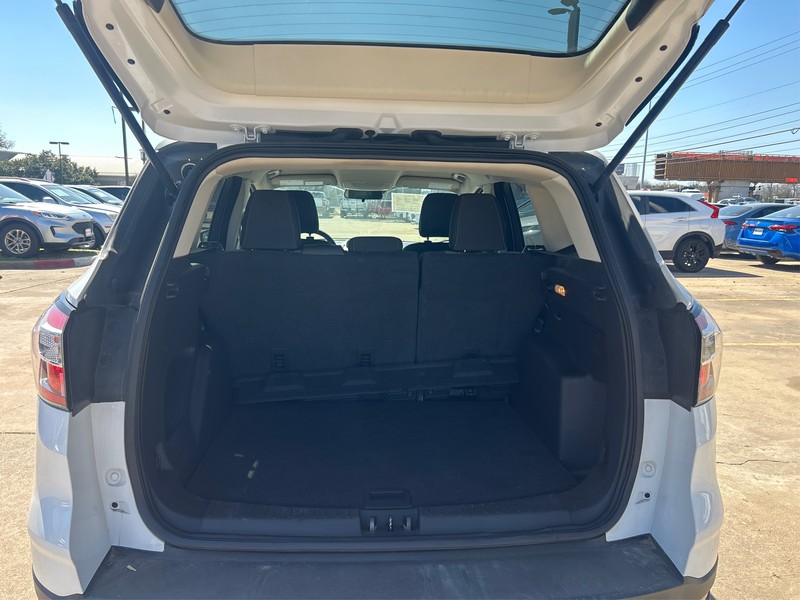 Ford Escape Vehicle Full-screen Gallery Image 11