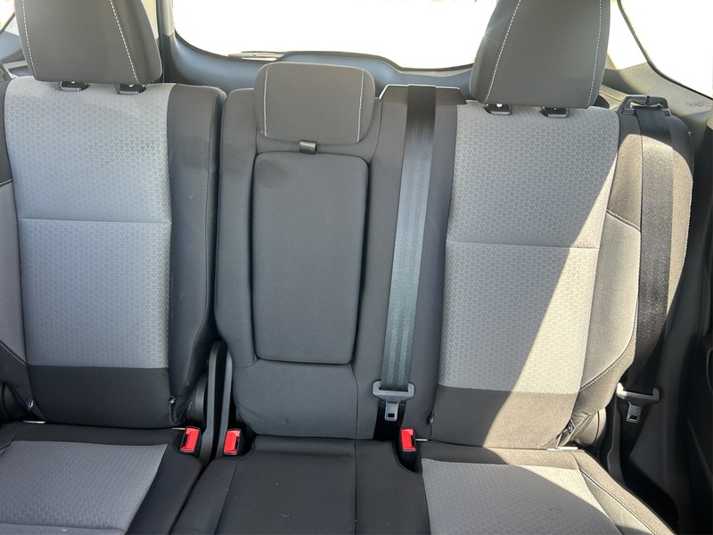 Ford Escape Vehicle Full-screen Gallery Image 13