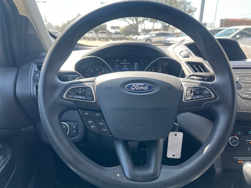 Ford Escape Vehicle Full-screen Gallery Image 14