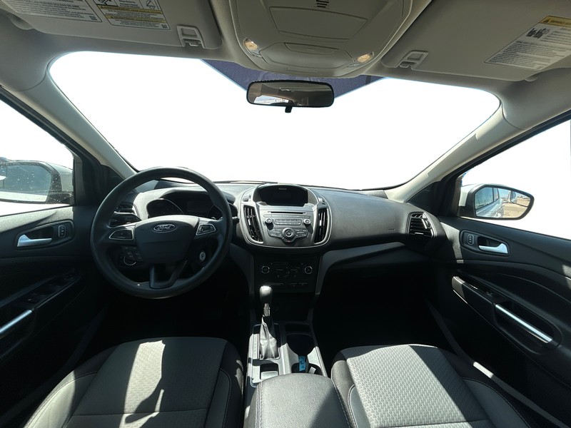 Ford Escape Vehicle Full-screen Gallery Image 15