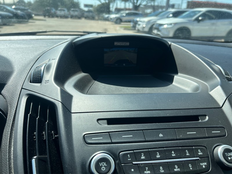 Ford Escape Vehicle Full-screen Gallery Image 17