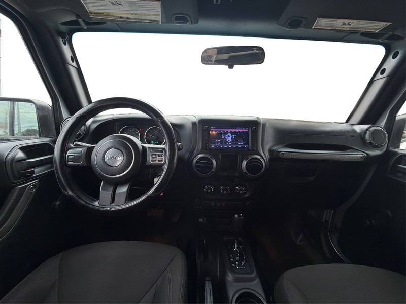 Jeep Wrangler Unlimited Vehicle Full-screen Gallery Image 16