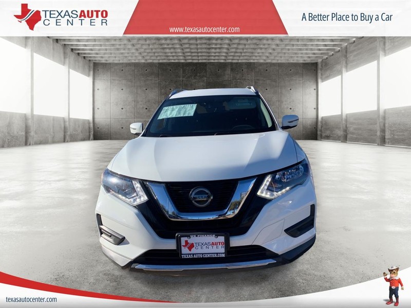 Nissan Rogue Vehicle Full-screen Gallery Image 2