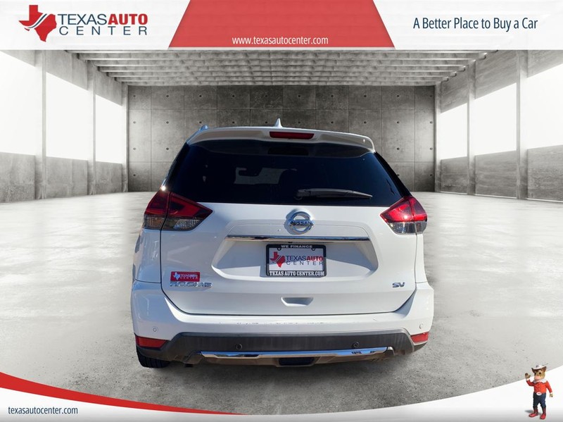 Nissan Rogue Vehicle Full-screen Gallery Image 6