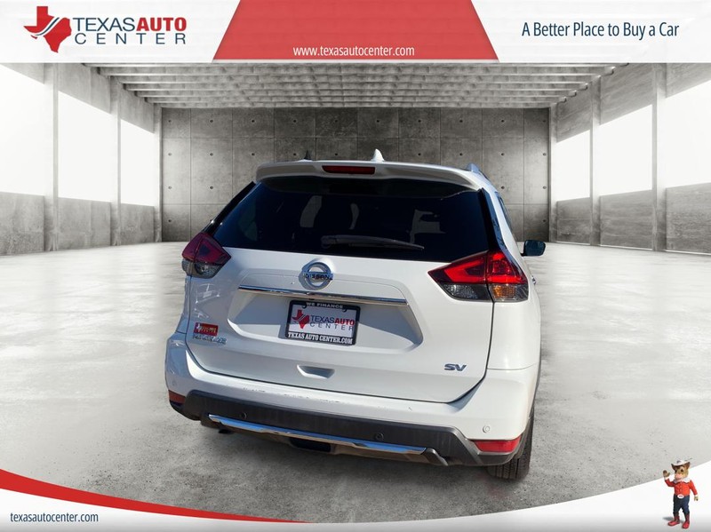 Nissan Rogue Vehicle Full-screen Gallery Image 7