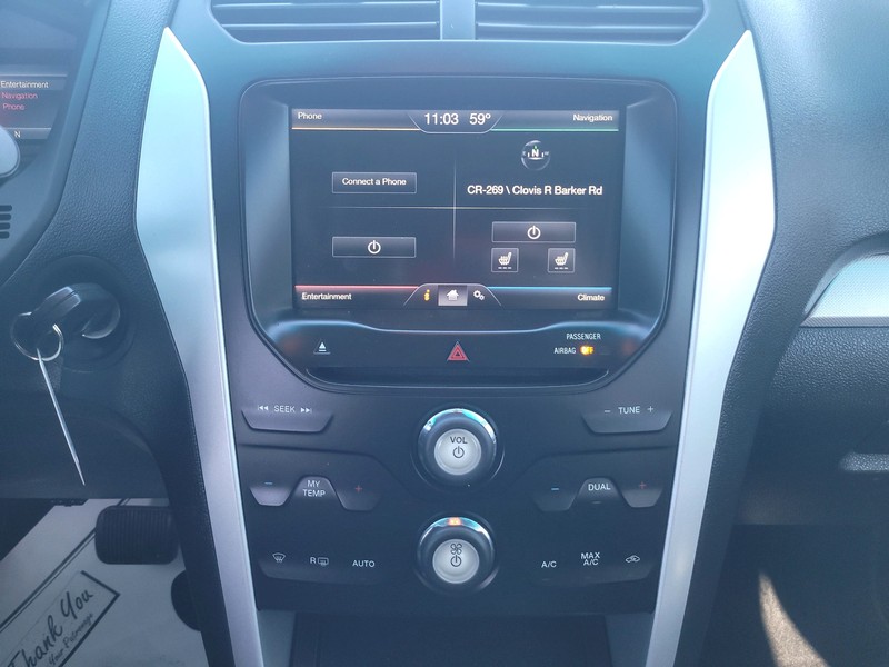 Ford Explorer Vehicle Full-screen Gallery Image 12