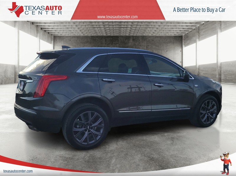 Cadillac XT5 Vehicle Full-screen Gallery Image 07