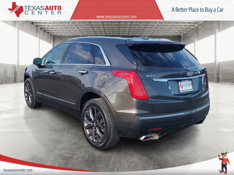 Cadillac XT5 Vehicle Full-screen Gallery Image 08