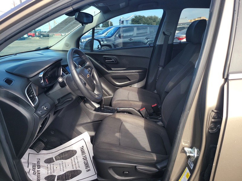 Chevrolet Trax Vehicle Full-screen Gallery Image 09