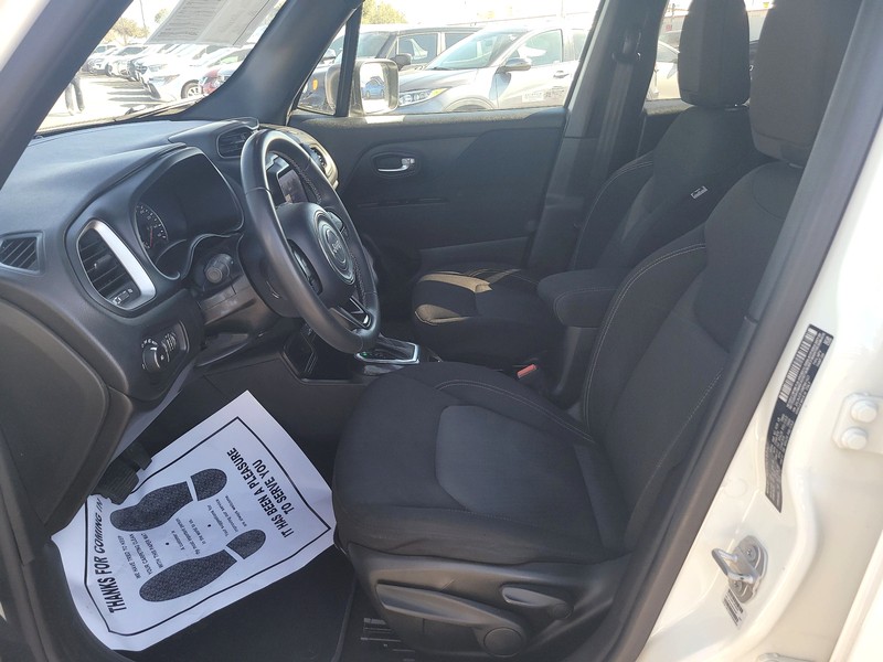 Jeep Renegade Vehicle Full-screen Gallery Image 9