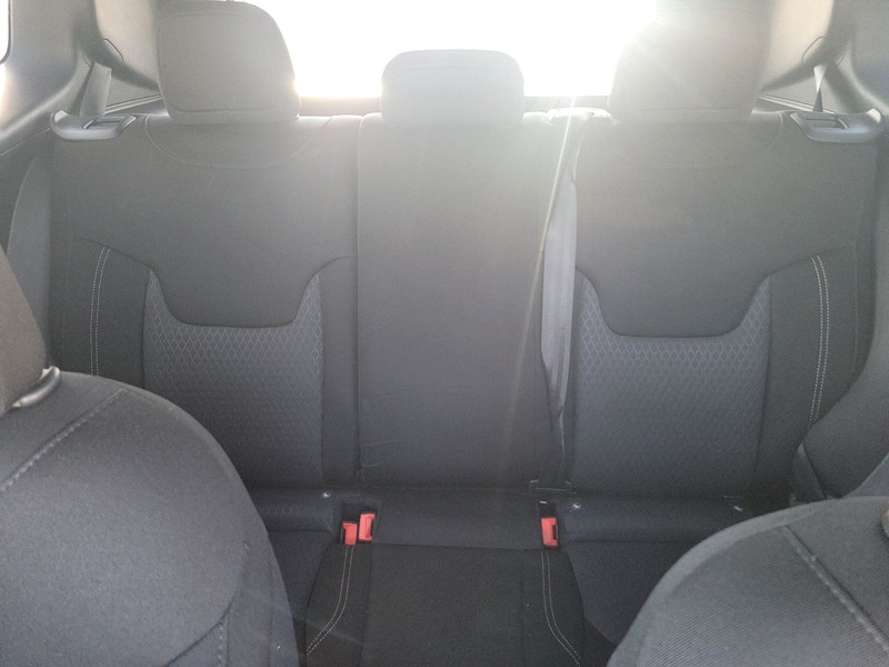 Jeep Renegade Vehicle Full-screen Gallery Image 13