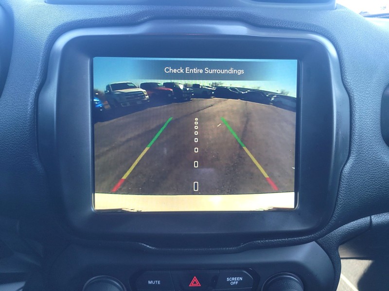 Jeep Renegade Vehicle Full-screen Gallery Image 17